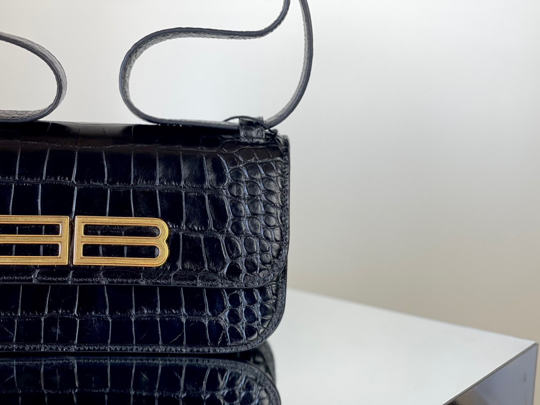 Balenciaga Einzelne Umhängetasche Größe: 23,5 x 12 x 10 cm