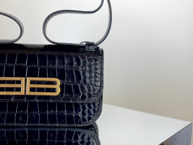 Balenciaga Einzelne Umhängetasche Größe: 23,5 x 12 x 10 cm