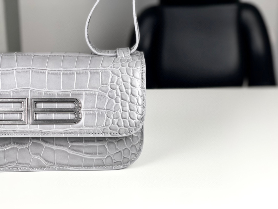 Balenciaga Einzelne Umhängetasche Größe: 18,8 x 10 x 7 cm