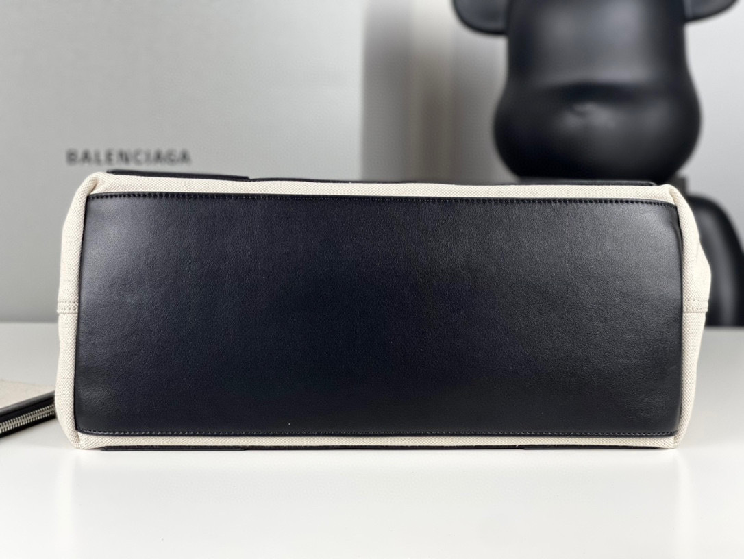 Balenciaga Einkaufstasche Größe: 30 x 25 x 8 cm
