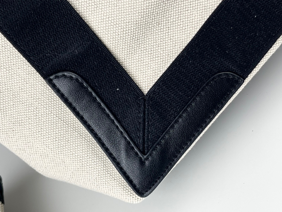 Balenciaga Einkaufstasche Größe: 30 x 25 x 8 cm