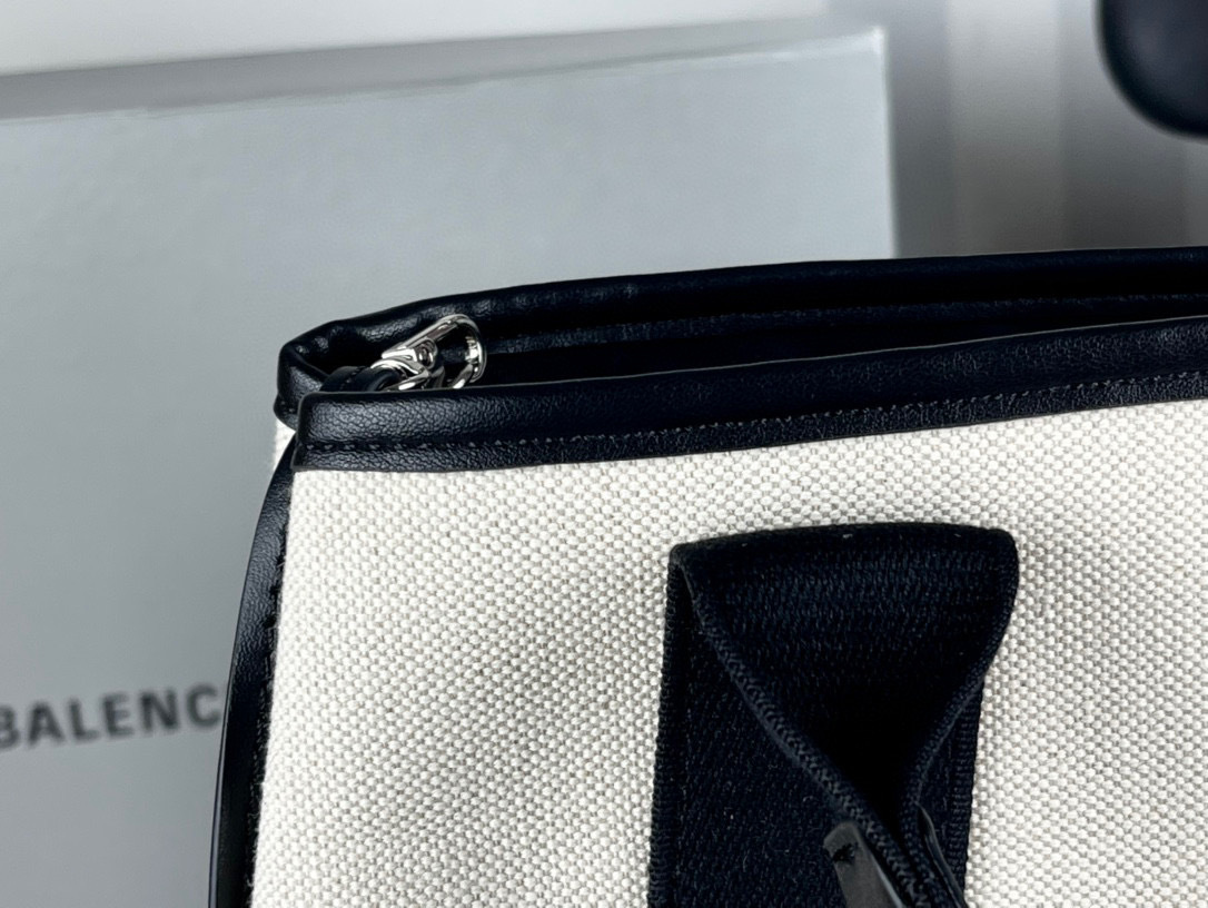 Balenciaga Einkaufstasche Größe: 30 x 25 x 8 cm
