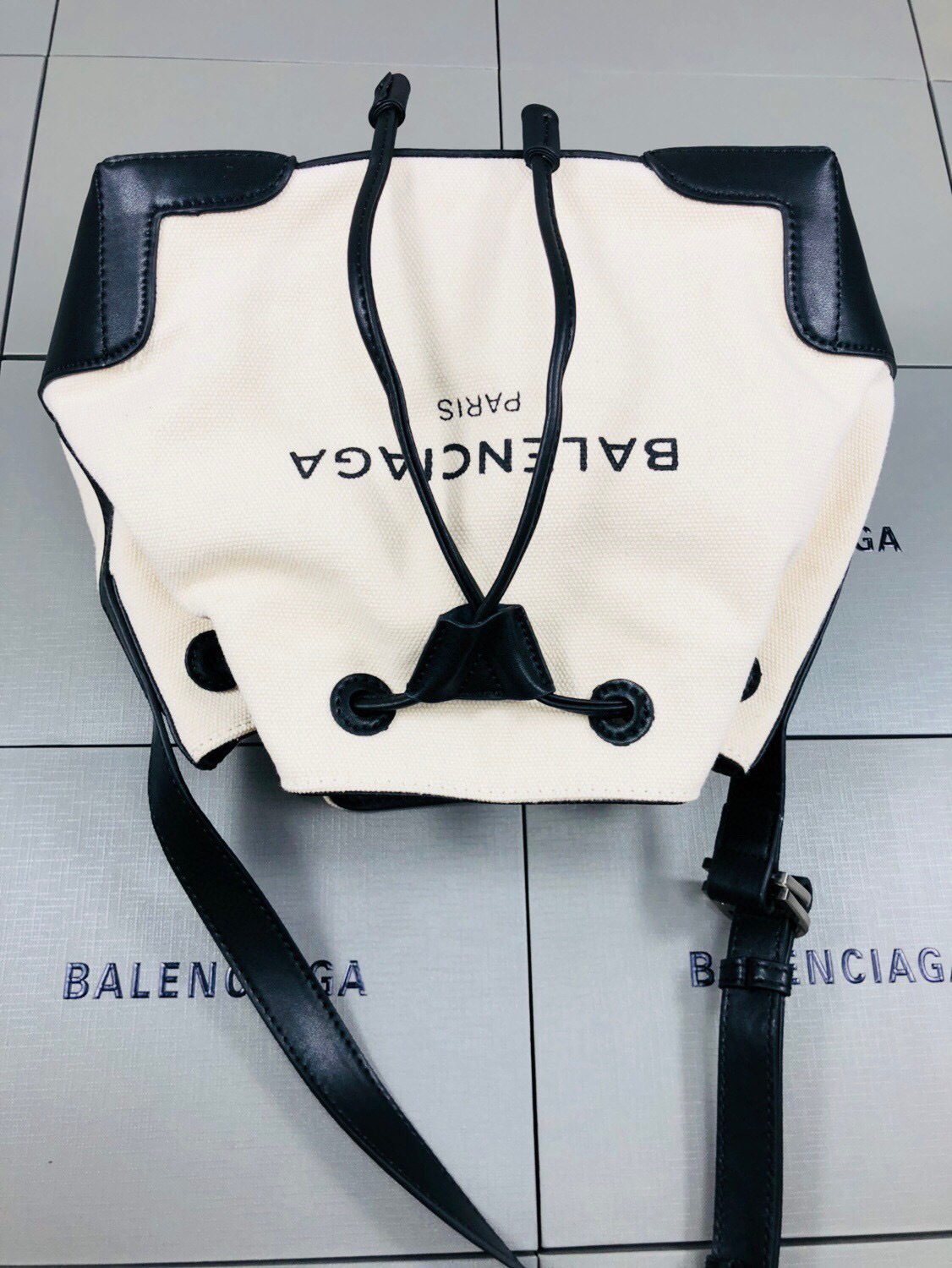 Borsa zaino Balenciaga Dimensioni: 35*28*7cm
