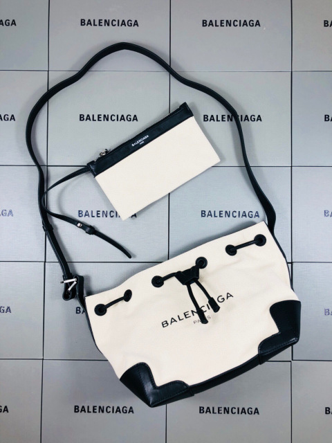 Borsa zaino Balenciaga Dimensioni: 35*28*7cm