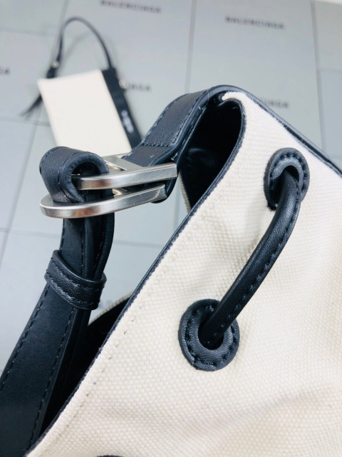 Borsa zaino Balenciaga Dimensioni: 35*28*7cm