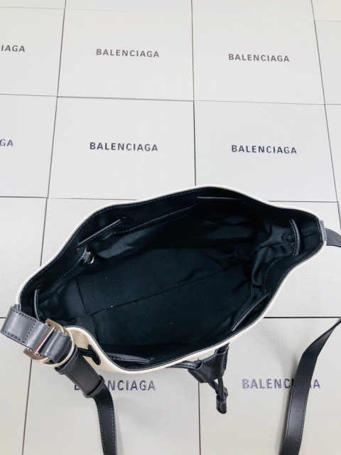 Borsa zaino Balenciaga Dimensioni: 35*28*7cm
