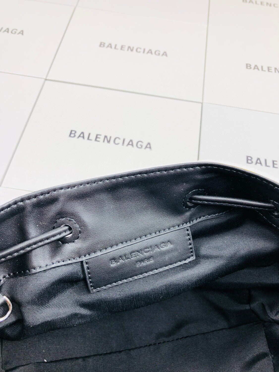 Borsa zaino Balenciaga Dimensioni: 35*28*7cm