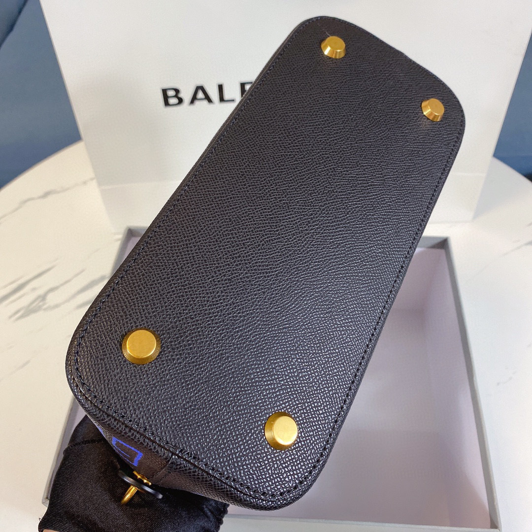 Saiz beg tangan Balenciaga：26*12*22cm
