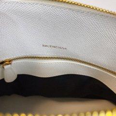 Saiz beg tangan Balenciaga：26*12*22cm