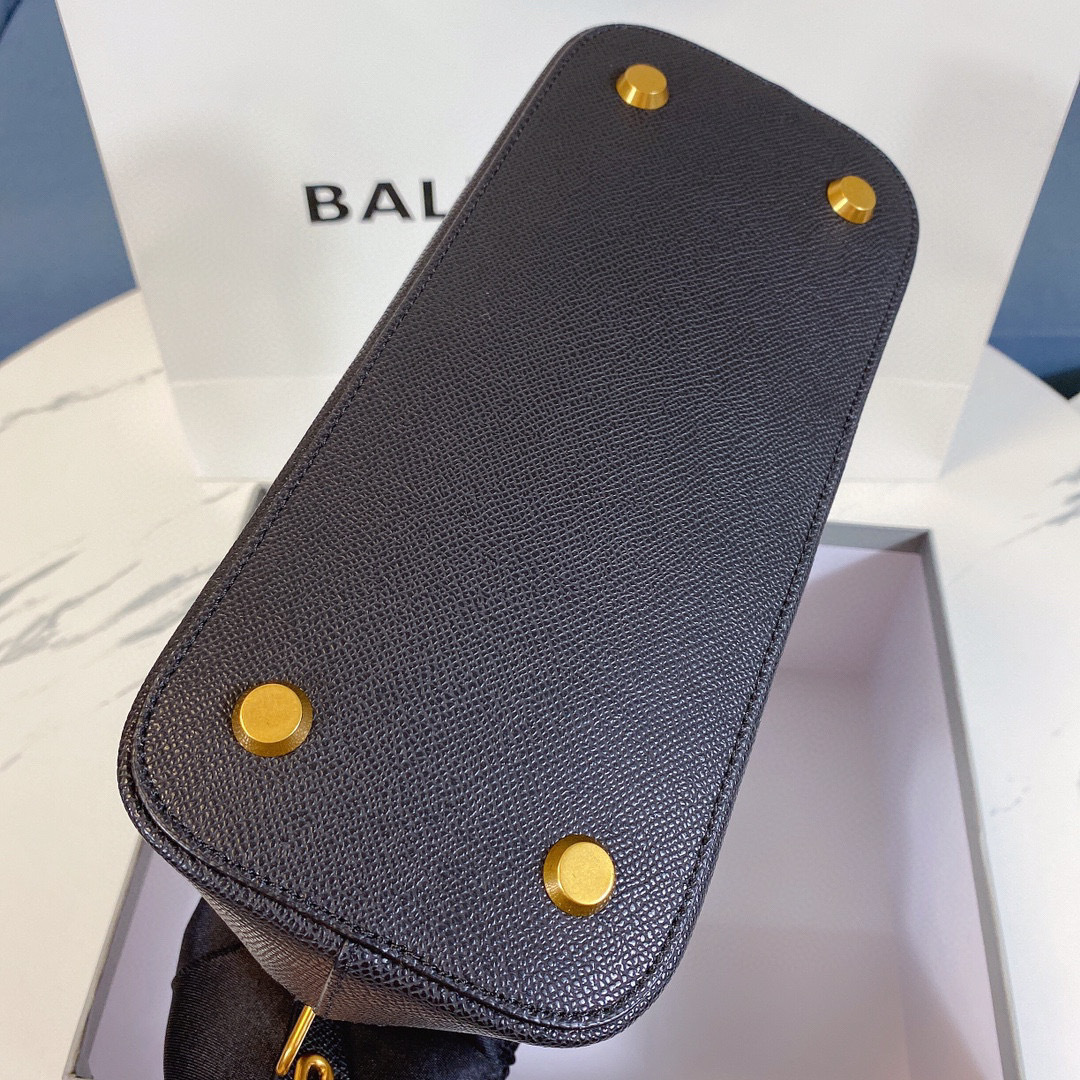 Saiz beg tangan Balenciaga：26*12*22cm