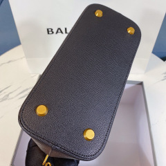 Saiz beg tangan Balenciaga：26*12*22cm
