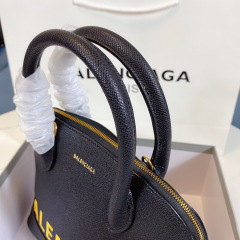 Saiz beg tangan Balenciaga：26*12*22cm