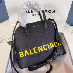 Saiz beg tangan Balenciaga：26*12*22cm
