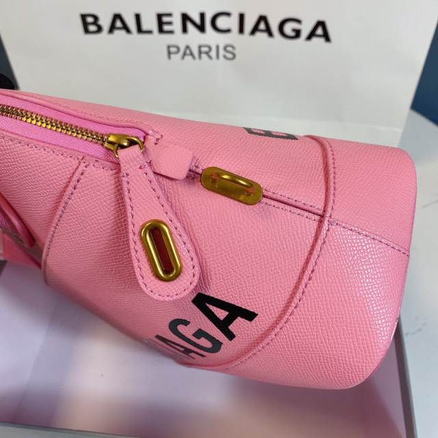 Saiz beg tangan Balenciaga：26*12*22cm
