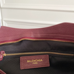 Saiz beg tangan Balenciaga：38*24*12cm