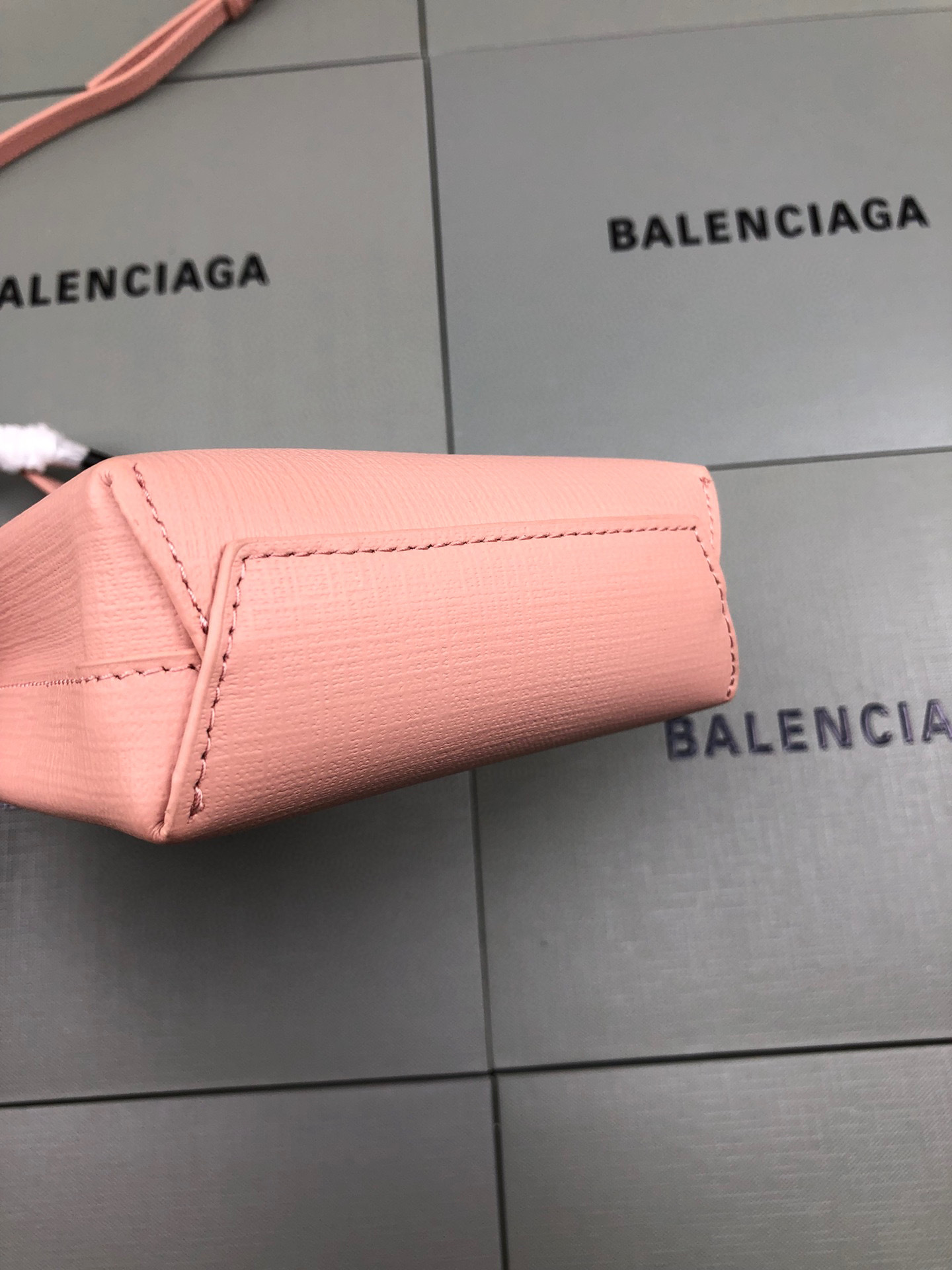 Balenciaga Beg bahu tunggal Saiz：18*4.5*12cm