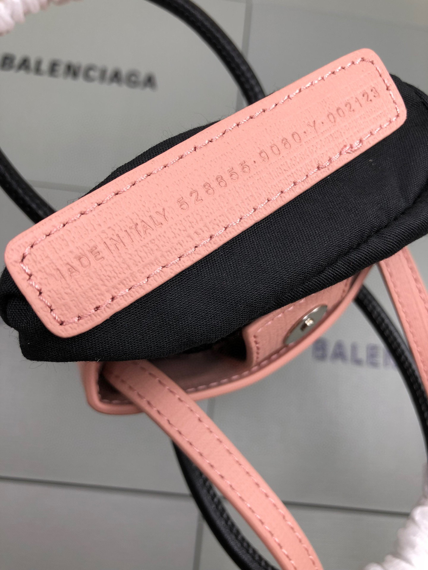 Balenciaga Beg bahu tunggal Saiz：18*4.5*12cm