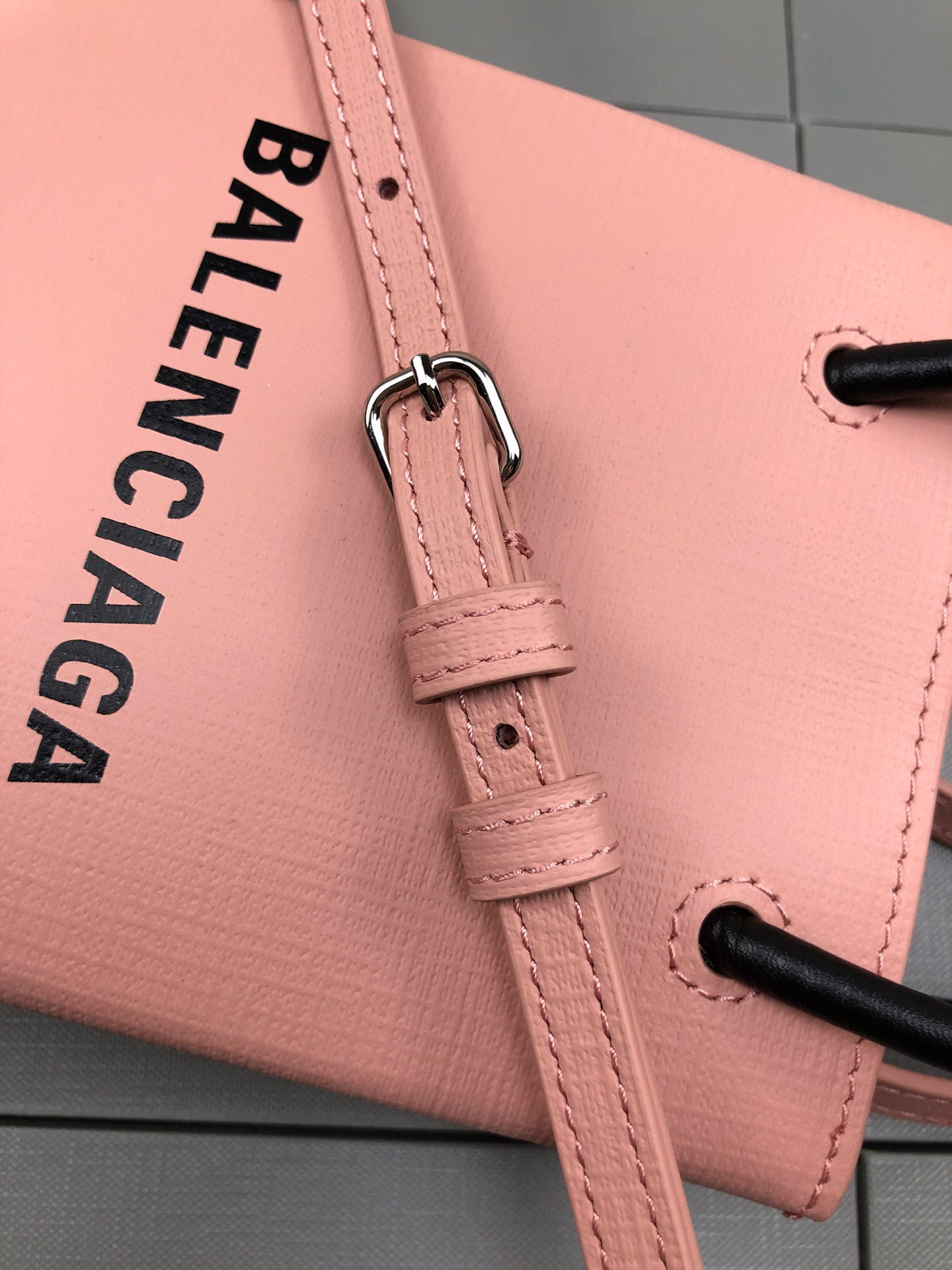 Balenciaga Beg bahu tunggal Saiz：18*4.5*12cm