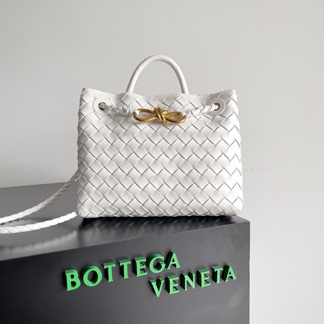 Botteca Veneta Handtasche Größe: 25 * 22 * 10,5 cm