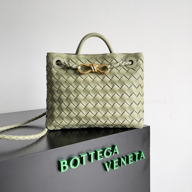 Borsa a mano Bottaca Veneta Dimensioni: 25*22*10,5 cm