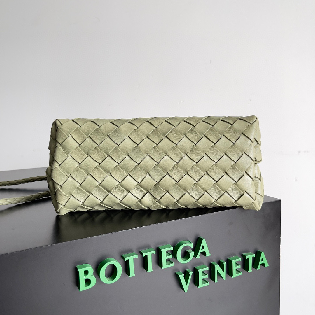 Borsa a mano Bottaca Veneta Dimensioni: 25*22*10,5 cm