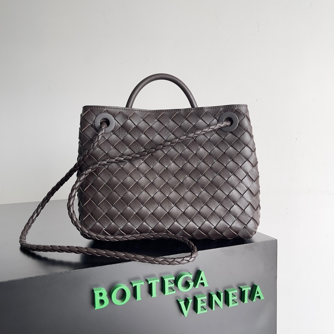 Botteca Veneta Handtasche Größe: 25 * 22 * 10,5 cm