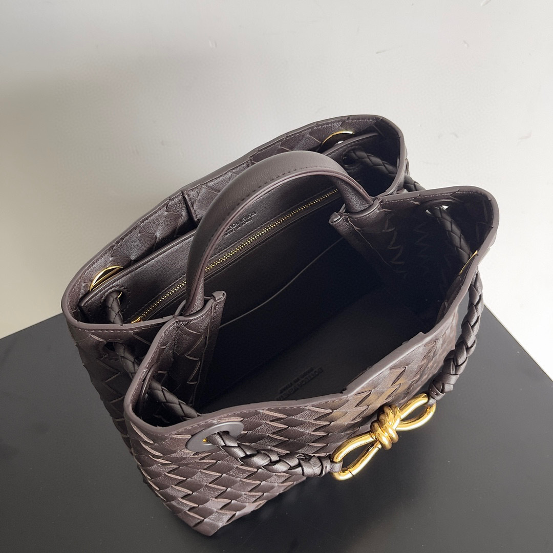 Botteca Veneta Handtasche Größe: 25 * 22 * 10,5 cm