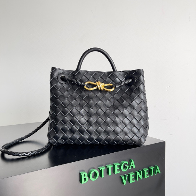 Saiz beg tangan Botteca Veneta：25*22*10.5cm