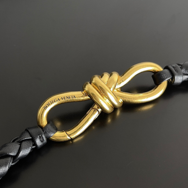 Saiz beg tangan Botteca Veneta：25*22*10.5cm
