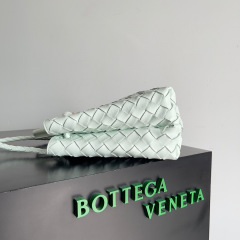 Botteca Veneta Hand bag Size：25*22*10.5cm