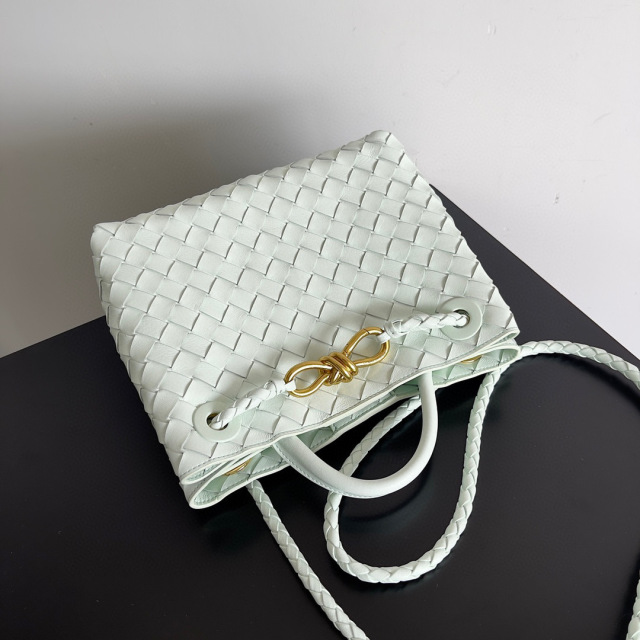 Botteca Veneta Hand bag Size：25*22*10.5cm