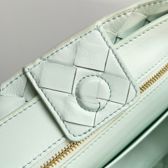 Botteca Veneta Hand bag Size：25*22*10.5cm