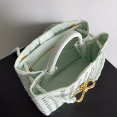 Botteca Veneta Hand bag Size：25*22*10.5cm