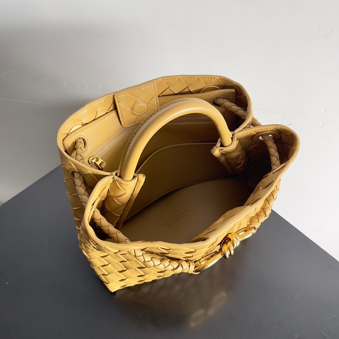 Botteca Veneta Handtasche Größe: 25 * 22 * 10,5 cm