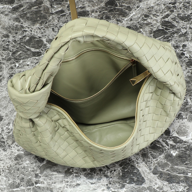 Botteca Veneta  Underarm bag Size：48*40*16cm