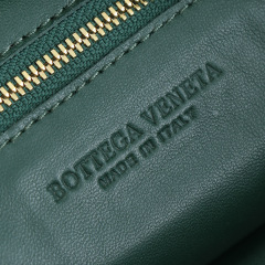 Borsa sottobraccio Botteca Veneta Dimensioni: 48*40*16 cm