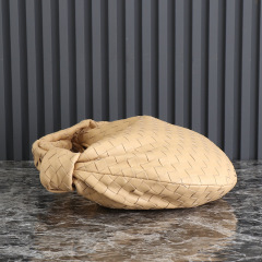 Botteca Veneta Unterarmtasche Größe: 48*40*16cm