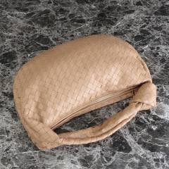 Borsa sottobraccio Botteca Veneta Dimensioni: 48*40*16 cm