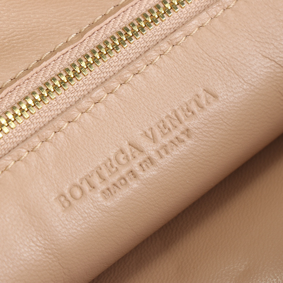 Borsa sottobraccio Botteca Veneta Dimensioni: 48*40*16 cm