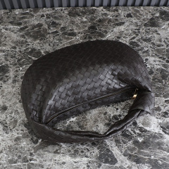 Borsa sottobraccio Botteca Veneta Dimensioni: 48*40*16 cm