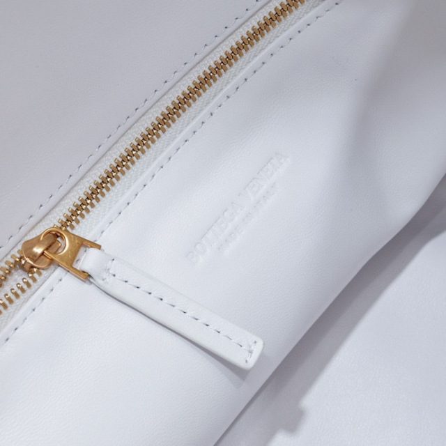 Botteca Veneta  shopping bag Size：54*24*13cm