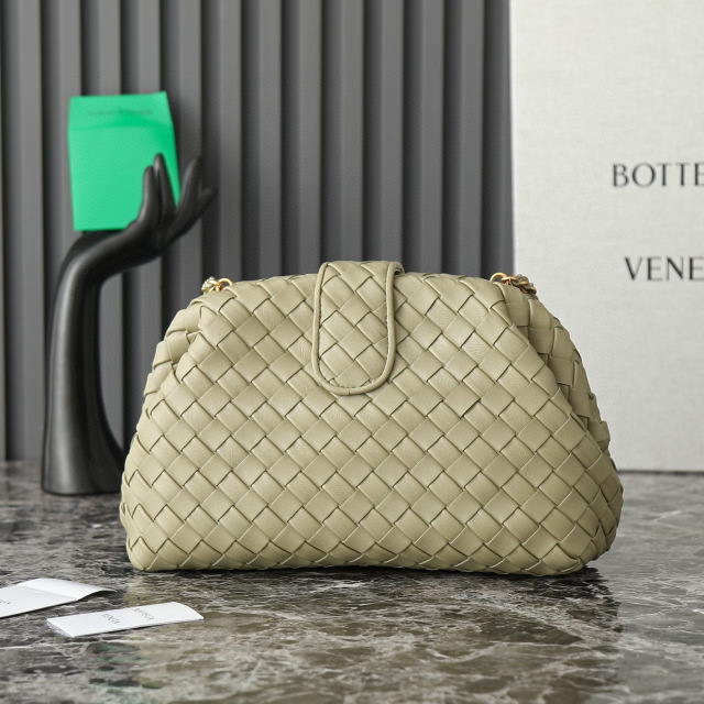 Botteca Veneta Single shoulder bag  Size：31.5*16.5*11cm