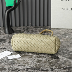 Botteca Veneta Single shoulder bag  Size：31.5*16.5*11cm