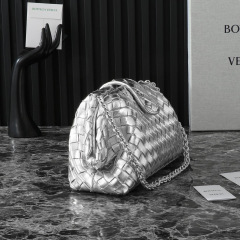 Botteca Veneta Beg bahu tunggal Saiz：31.5*16.5*11sm