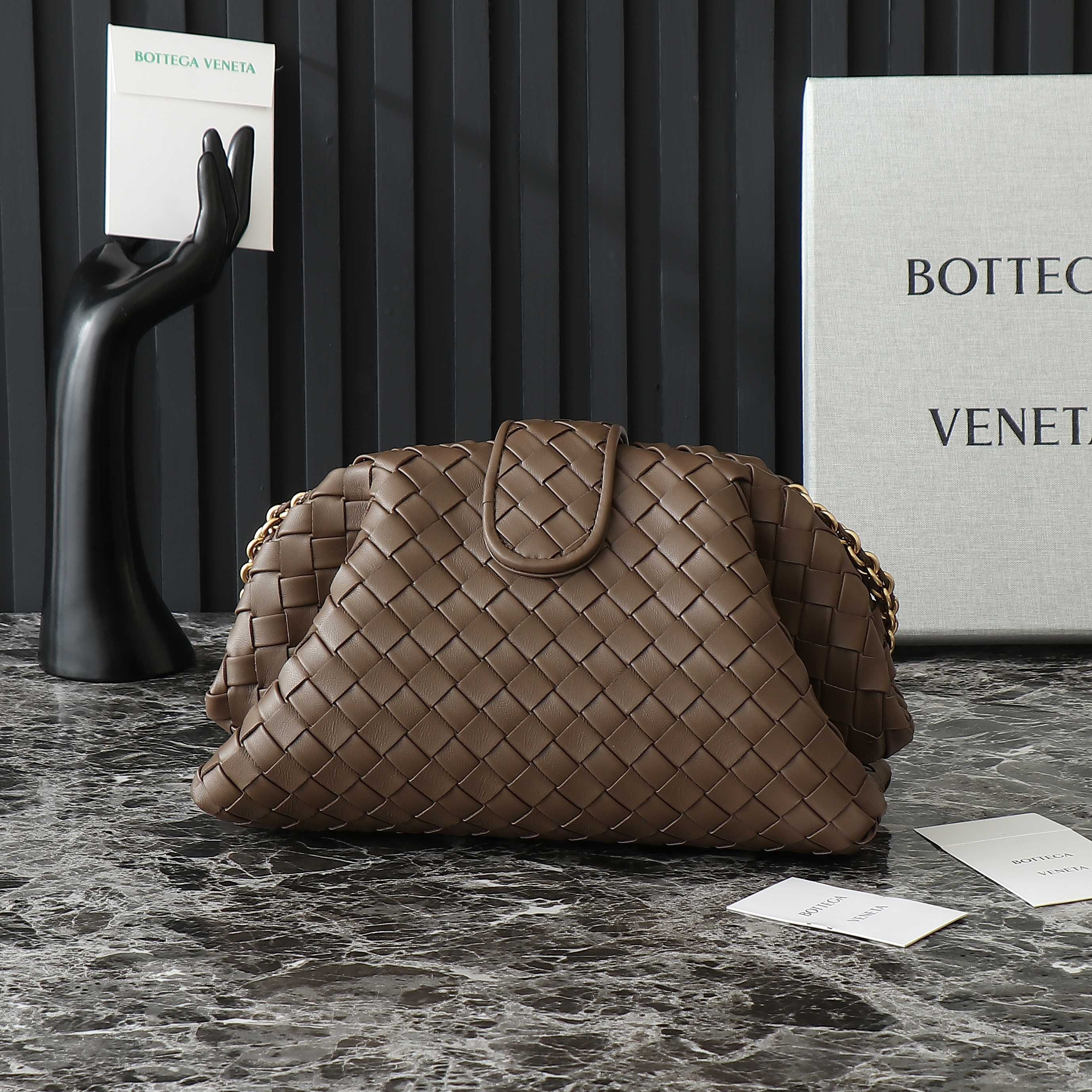 Botteca Veneta 单肩包 尺寸：31.5*16.5*11cm