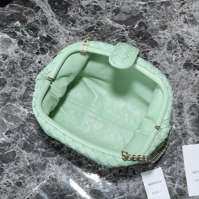 Botteca Veneta Single shoulder bag  Size：31.5*16.5*11cm