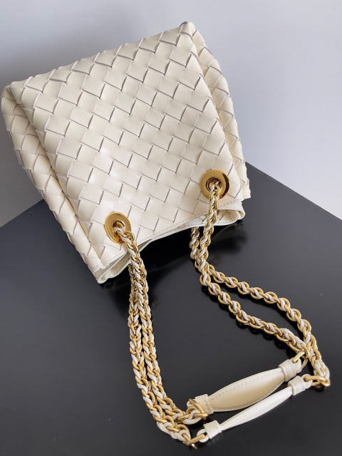 Borsa a secchiello Bottaca Veneta Dimensioni: 21*17*16,5 cm