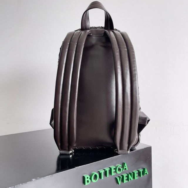Botteca Veneta 背包尺寸：28*15*41cm