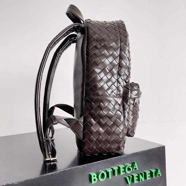 Botteca Veneta 背包尺寸：28*15*41cm
