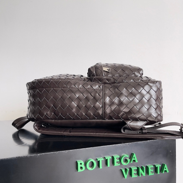 Botteca Veneta 背包尺寸：28*15*41cm